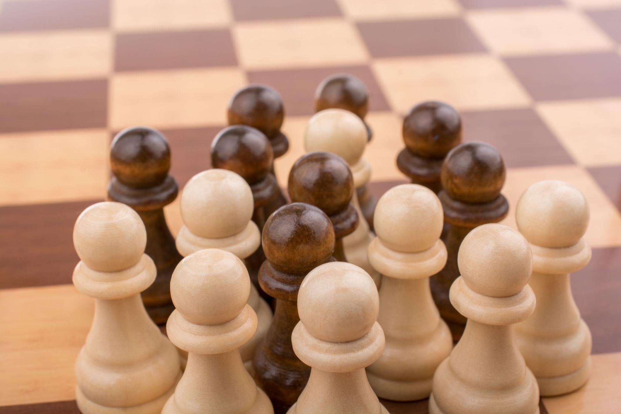 satranç piyon yapısı stratejik planın temelini oluşturur