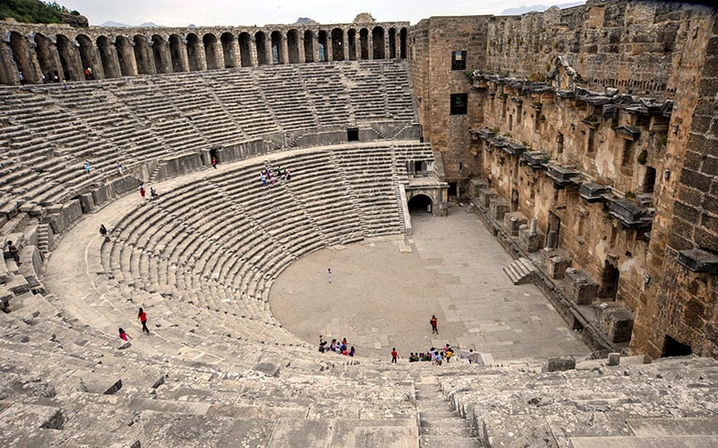 Antalya antik kentleri arasında yer alan Aspendos Antik Tiyatrosu görünümü