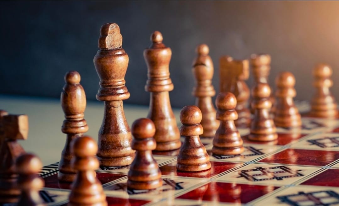 Antalya Satranç Rehberi satranç taşları - Antalya Chess Guide chess pieces - Шахматный путеводитель по Анталии шахматные фигуры