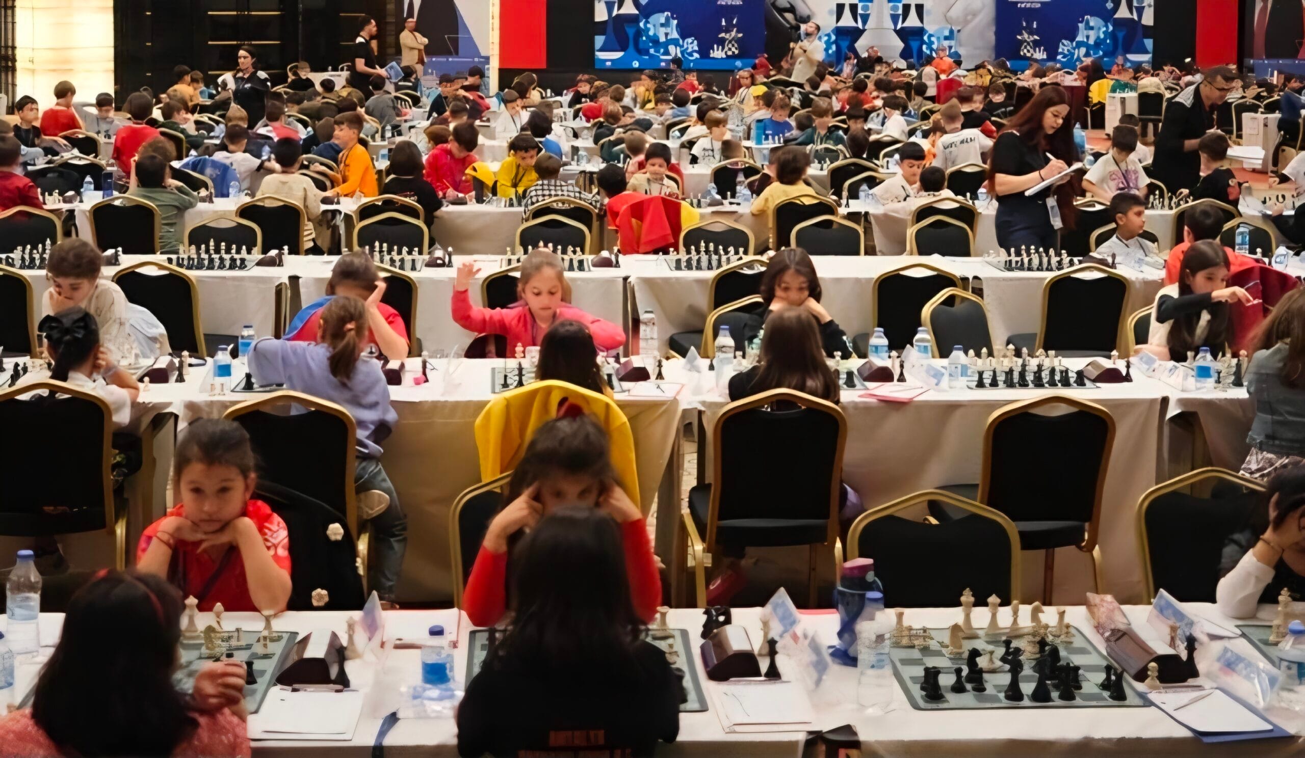 Antalya Satranç Rehberi TSF Küçükler Satranç Şampiyonası turnuva salonu - Antalya Chess Guide Turkish Chess Federation hall - Шахматный путеводитель по Анталии зал турнира TSF